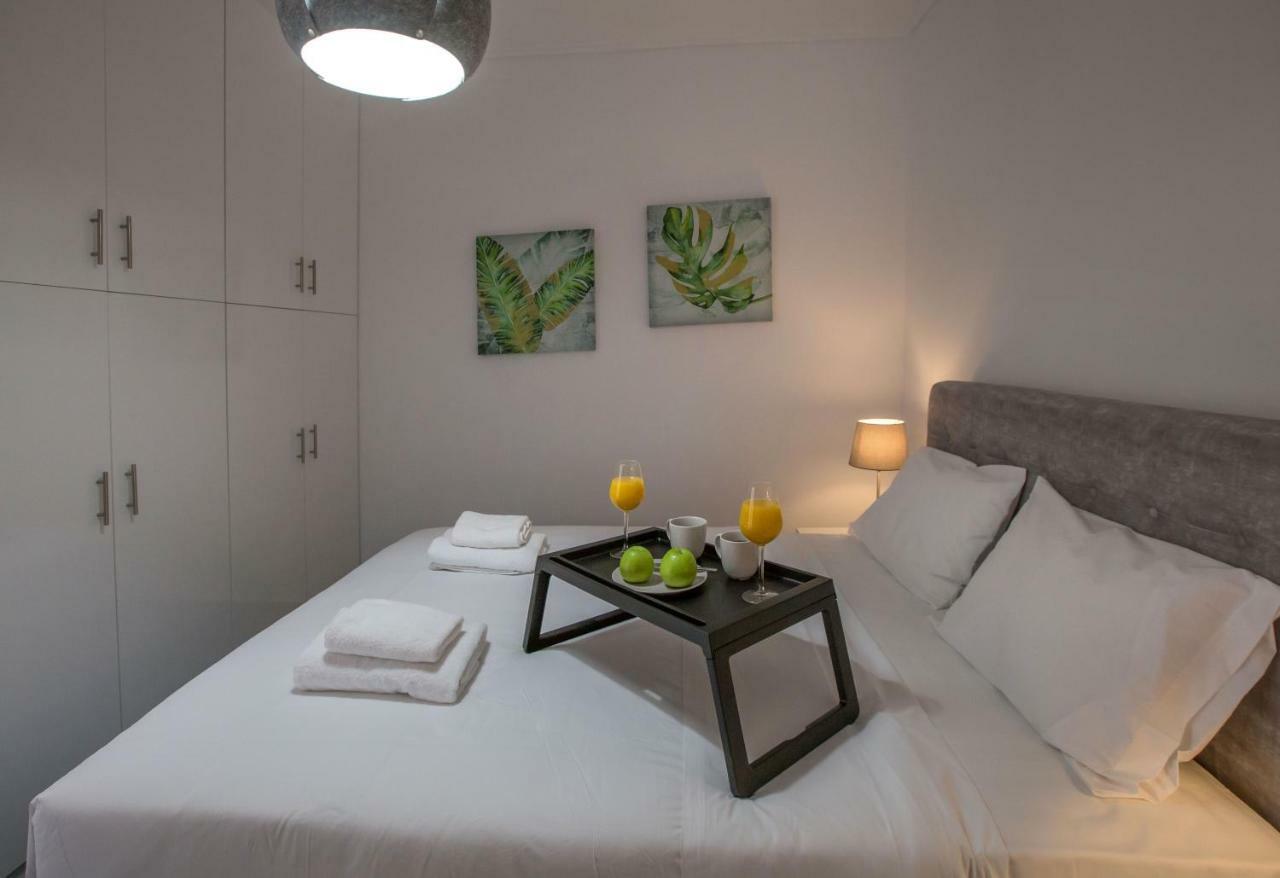 Roomy And Comfortable Apartment Near Acropolis By Ghh أثينا المظهر الخارجي الصورة