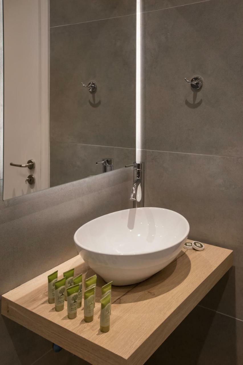 Roomy And Comfortable Apartment Near Acropolis By Ghh أثينا المظهر الخارجي الصورة