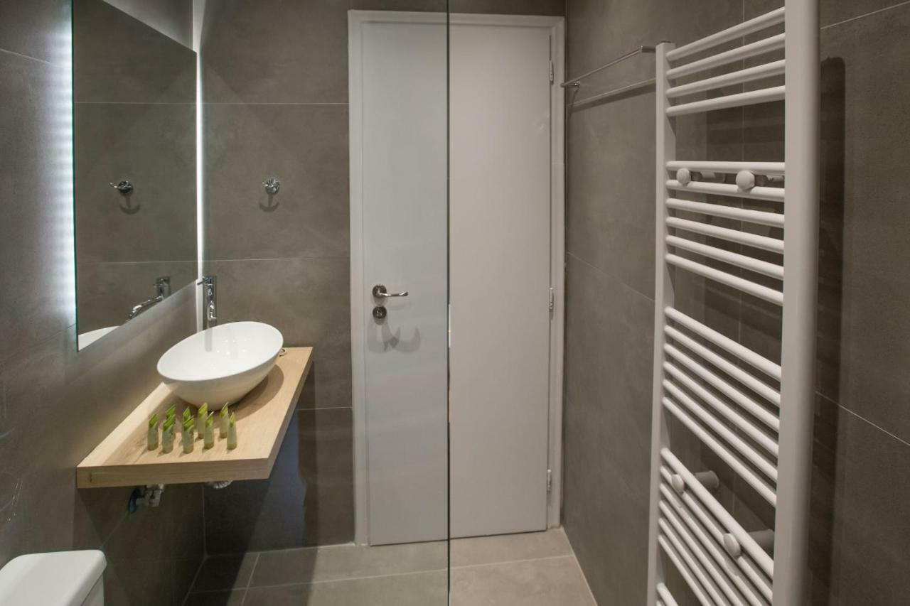 Roomy And Comfortable Apartment Near Acropolis By Ghh أثينا المظهر الخارجي الصورة